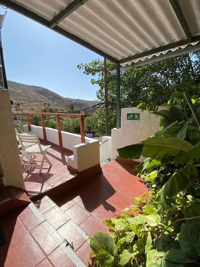 B&B And Apartments El Charco Azul El Risco Bed and Breakfast