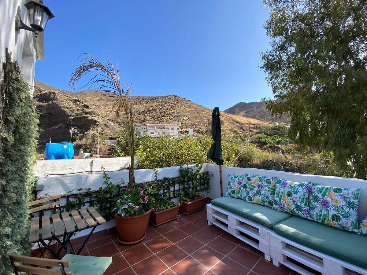 B&B And Apartments El Charco Azul El Risco Bed & Breakfast
