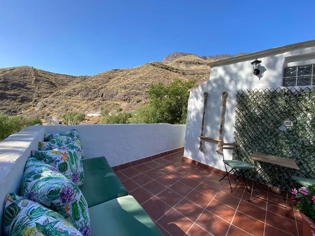 B&B And Apartments El Charco Azul El Risco Spain